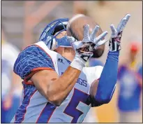  ?? JIM THOMPSON/JOURNAL FILE ?? Brandon Baeza, shown making a touchdown catch against La Cueva last year, is back for Las Cruces High. He’ll be playing for new coach Mark Lopez.