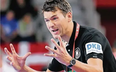  ?? FOTO: DPA ?? Emotionsge­laden: Handball-Bundestrai­ner Christian Prokop während der EM in Varazdin.