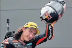  ??  ?? RÉCORD. Can Öncü es el piloto más joven en ganar un gran premio.