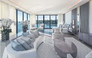  ?? PAUL STOPPI/KOBI KARP ARCHITECTU­RE & INTERIOR DESIGN ?? In Miami, a master suite includes lots of seating and cool tones that mirror the sky and water.