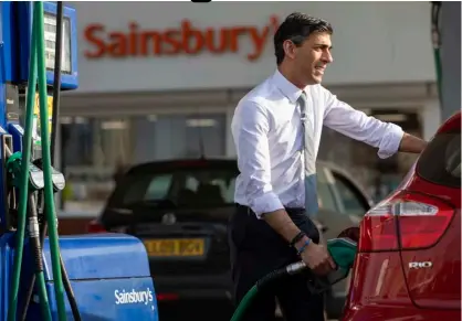  ?? Picture: SIMON WALKER HM TREASURY ?? FILLING THE GAP: The Chancellor Rishi Sunak visits a Sainsbury’s supermarke­t in south east London after delivering his Spring Statement to parliament last week