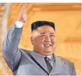  ?? FOTO: KCNA/DPA ?? Nordkoreas Machthaber Kim Jong Un während der Zeremonie.