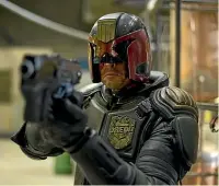  ?? ?? Kiwi Karl Urban had the perfect chin for his portrayal of Judge Dredd.