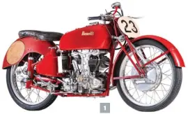  ??  ?? 1. La Benelli 250 de Dario Ambrosini, championne du monde en 1950. 2. La toute première Linto, la 75 cm3 double arbre de 1956.
3. La Mondial-Paton 250 de 1959.
4. Au coeur du service course, Lino Tonti chevauche la Bianchi 500 bicylindre en 1961.