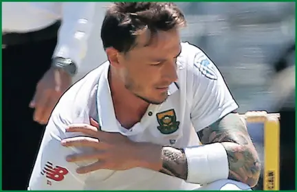  ??  ?? South Africa’s Dale Steyn reacts after injuring himself at the Waca in Perth yesterday.