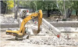  ?? FERNANDO CARRANZA ?? Los trabajos continúan en el vaso regulador de El Deán