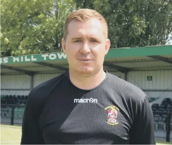  ??  ?? Ross Standen is Dom Di Paola’s new right-hand man at Horsham FC