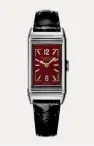  ??  ?? La montre-bracelet pour femme Reverso, née en 1931…