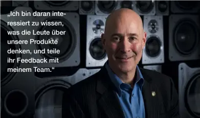  ??  ?? Gary Yacoubian, CEO von SVS, liebt Live- Musik. Nicht nur davon profitiere­n seine Produkte. Er pflegt den direkten Dialog mit seinen Kunden. Jedem SVS- Produkt liegt die E- Mail- Adresse des Chefs bei.