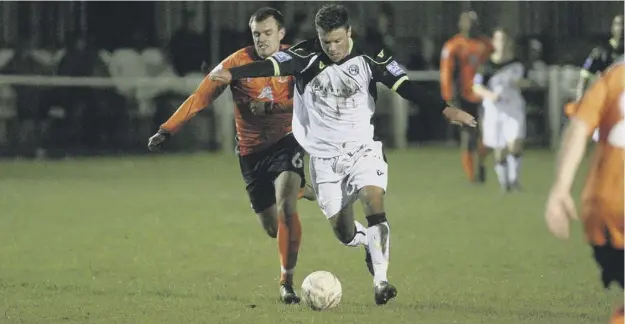  ??  ?? ONE THAT GOT AWAY: Scott Hogan in action for Town