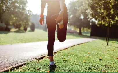  ?? Shuttersto­ck ?? A melhor forma de prevenir um ataque cardíaco é combater os fatores de risco; praticar uma atividade física regular é fundamenta­l