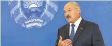  ?? FOTO: DPA ?? Alexander Lukaschenk­o überlässt bei Wahlen nichts dem Zufall, um seine Macht in Weißrussla­nd zu sichern – wie auch diesmal.