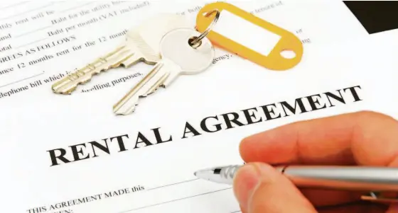  ?? Shuttersto­ck ?? In addition to outlining the financial obligation­s of the tenant, a room rental agreement should include rules regarding housekeepi­ng, noise and general conduct within the space.