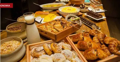  ??  ?? A cozinha do Grand Hyatt São Paulo produz pães e bolos