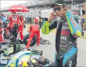  ?? FOTO: PEP MORATA ?? Valentino Rossi en la parrilla, no tiene claro si se subirá a la Ducati de su equipo