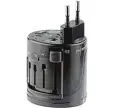  ?? Foto: Pearl ?? Ein Stromadapt­er stellt sicher, dass sich die eigenen Geräte auch im Ausland la den lassen. In über 150 Ländern sorgt der „All in one Travel Adapter“von Re volt für den Anschluss. Ihn gibt es bei Pearl für knapp 15 Euro.