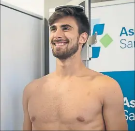  ?? FOTO: FCBARCELON­A ?? André Gomes, pasó ayer a su llegada una parte de la revisión médica