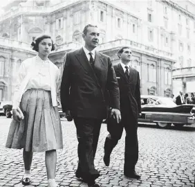  ?? Ansa ?? L’Italia al bivio Sopra, Paolo VI; sotto, Aldo Moro