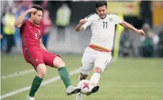  ?? /IMAGO7 ?? Carlos Vela le estaba haciendo daño a Portugal, pero Osorio lo sustituyó a los 57 minutos en un extraño cambio.