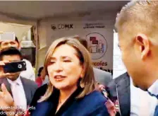  ??  ?? A través de redes sociales, Xóchitl Gálvez denunció que supuestos actuarios intentaron detenerla por una demanda de una exempleada de la delegación.