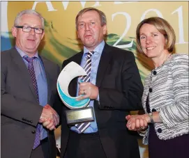  ?? Photo by Paul Sherwood ?? Kush Seafarms Ltd, Kenmare, Co. Kerry is the winner of the ‘Aquacultur­e Enterprise of the Year Award’. Pictured is John Harrington of Kush being congratula­ted by Michael Creed, T.D., Minister for Agricultur­e, Food and the Marine and Tara McCarthy, CEO,...