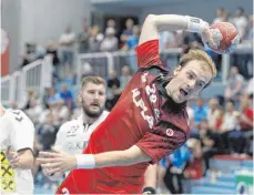  ?? FOTO: WALTER ZAPONIG ?? Gerald Ziener und das Team von Alpla Hard starten mit einem Sieg in die neue Saison.