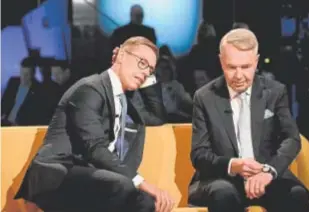  ?? //AFP ?? Pekka Haavisto (derecha) y Alexander Stubb, durante un debate televisivo