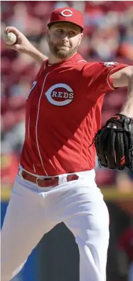  ?? (Photo by Michael E. Keating, AP) ?? Cincinnati Reds pitcher Scott Feldman throws against the San Francisco Giants during the fifth inning on Sunday.