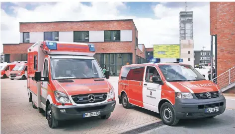  ?? FOTO: ACHIM BLAZY ?? Die Stadt benötigt einen komplett neuen Rettungswa­gen in der Hauptwache.