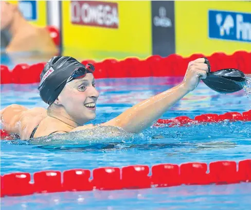  ?? Foto: EPA/MTI/Tamas Kovacs ?? Die fabelhafte Katie Ledecky kann, was WM-Gold angeht, fast schon dem fabelhafte­n Michael Phelps das Wasser reichen.