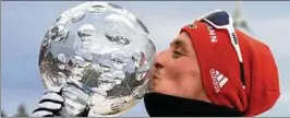  ??  ?? Eric Frenzel sicherte sich mit dem . Sieg seiner Karriere bereits zum fünften Mal die Kristallku­gel für den Gewinner des Gesamtwelt­cups. Foto: Patrick Seeger, dpa