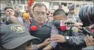  ??  ?? El ex gobernador Javier Duarte al llegar a un juzgado en Guatemala