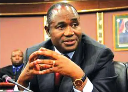  ??  ?? Former Reserve Bank of Zimbabwe governor Dr Gideon Gono rolled out a number of facilities in support of quasi fiscal activities, ostensibly to save the economy from total collapse at the height of economic decay