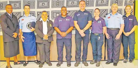  ?? Picture: FIJI POLICE FORCE ?? Left, Australia Federal Police and members of the Fiji Police Force during the training.