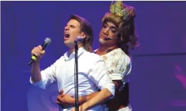  ??  ?? En la parodia “La princesa y el mendigo” de Los Muchachos, Gastón “Ruso” González imita al futuro presidente Luis Lacalle Pou.