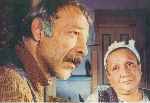  ??  ?? Adile Naşit ve Münir Özkul 70’li yılların en sevilen film ikililerin­den olur. Adile Naşit and Münir Özkul become one of the best loved movie duos of the 70s.