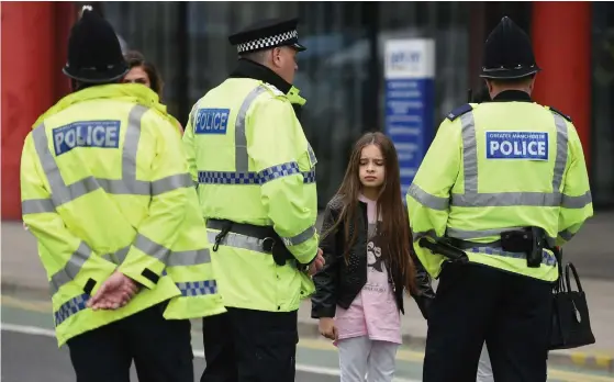  ?? FOTO: LEHTIKUVA / AFP PHOTO / OLI SCARFF ?? Tragedi. Publiken i Manchester Arena bestod till stora delar av flickor och deras föräldrar.