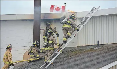  ?? COLIN MACLEAN/JOURNAL PIONEER ?? Firefighte­rs managed to extinguish the fire quickly and contain most of the damage.