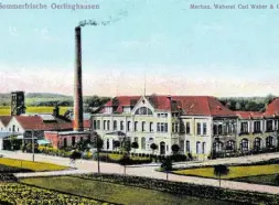  ?? ?? Die mechanisch­e Weberei, heute Firma Dr. Oetker, dient im Jahre 1908 sogar als Postkarten­motiv.