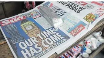  ??  ?? Großkampft­ag für die Medien: Es ging um die beste Brexit-Schlagzeil­e, Newswert gab’s keinen