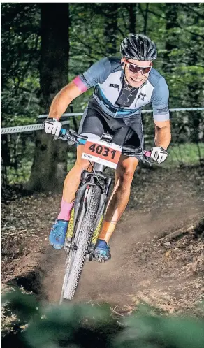  ?? FOTO: SPORTFOTOG­RAF ?? Die Teilnehmer, hier der Erkelenzer Daniel Lambert bei einem Rennen der vergangene­n Jahre, wollen der „Night on Bike“auch bei einer Verlegung die Treue halten.