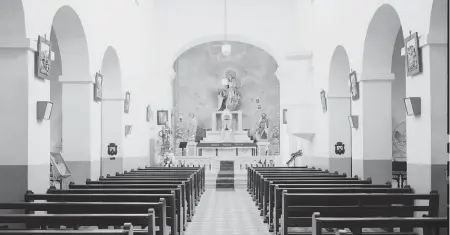  ?? Library of Congress ?? Old archival photograph­s of the Iglesia San Mateo de Cangrejos.