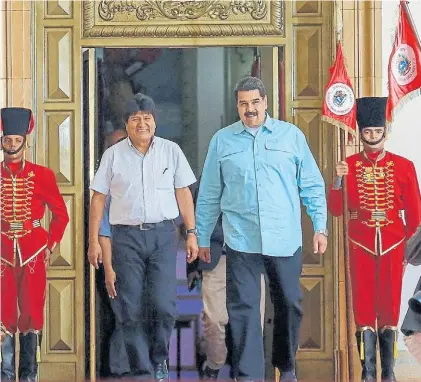  ??  ?? Después de Lima. Terminada la Cumbre de las Américas en Perú, Morales fue a visitar a Maduro en Caracas.