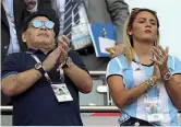  ?? (Ansa) ?? Coppia
Diego Maradona con Rocio Oliva, 30 anni, ex calciatric­e, ultima compagna del campione argentino scomparso il 25 novembre scorso