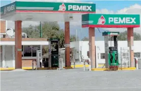  ??  ?? En el Triángulo Rojo, la mayoría de las gasolinera­s clausurada­s en PUEBLA/ESPECIAL