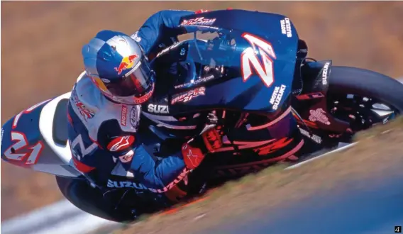  ??  ?? 1 En 2002, alors totalement inconnu du public européen, John Hopkins débarque en MotoGP au guidon d’une 500 Yamaha. Ici, devant Alex Barros et Olivier Jacque, il terminera 15e de sa première saison de Grands Prix. 2 En 2002, avec son coéquipier Garry McCoy. 3 Aux côtés de Peter Clifford, l’homme qui lui a permis de débarquer sur la scène internatio­nale. 4 En 2003, Hopkins rejoint Kenny Roberts Jr dans l’équipe Suzuki. 5 Il n’a alors que 20 ans. 6 Devant Jacque et Hayden, sur le circuit du Mans.