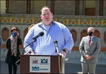  ?? PHOTO PROVIDED ?? Playhouse producing artistic director Owen Smith speaks in front of the stage at Washington Park in Albany.