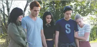  ?? ROBERT FALCONER/THE CW ?? Guest star Shannen Doherty, left, joined Riverdale actors KJ Apa, Camila Mendes, Cole Sprouse and Lili Reinhart to pay tribute to their late co-star Luke Perry in the series’ fourth season première.