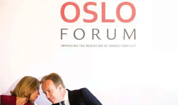  ?? FOTO: NTB SCANPIX ?? EUS høyrerepre­sentant Federica Mogherini og utenriksmi­nister Børge Brende (H) under pressekonf­eransen før åpningen av Oslo Forum på Losby Gods tirsdag.