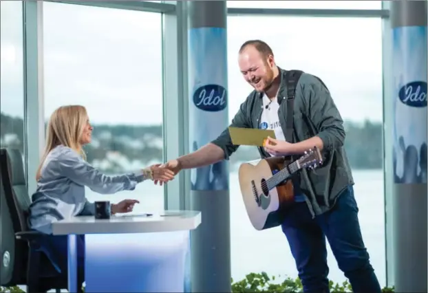  ?? FOTO: TOR ERIK SCHRØDER/TV 2 ?? – Når man har vaert med før må man liksom overbevise seg selv også. Da er følelsen selvfølgel­ig ekstra god, sier Idolkjenni­ngen fra Byremo,
Arthur Stulien, om å komme videre i Idol.